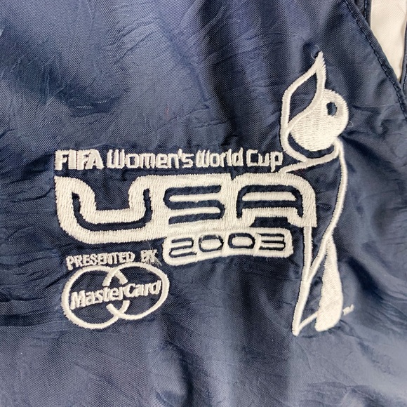 Addidas WindBreaker - Picture 3 of 4